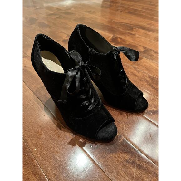 Kelly and Katie Black Open Toed Velvet Heeled Ankle Boot Sz 10 Bow tie Stiletto - Picture 2 of 16